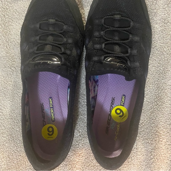 Sketchers women’s shoes - Picture 2 of 6